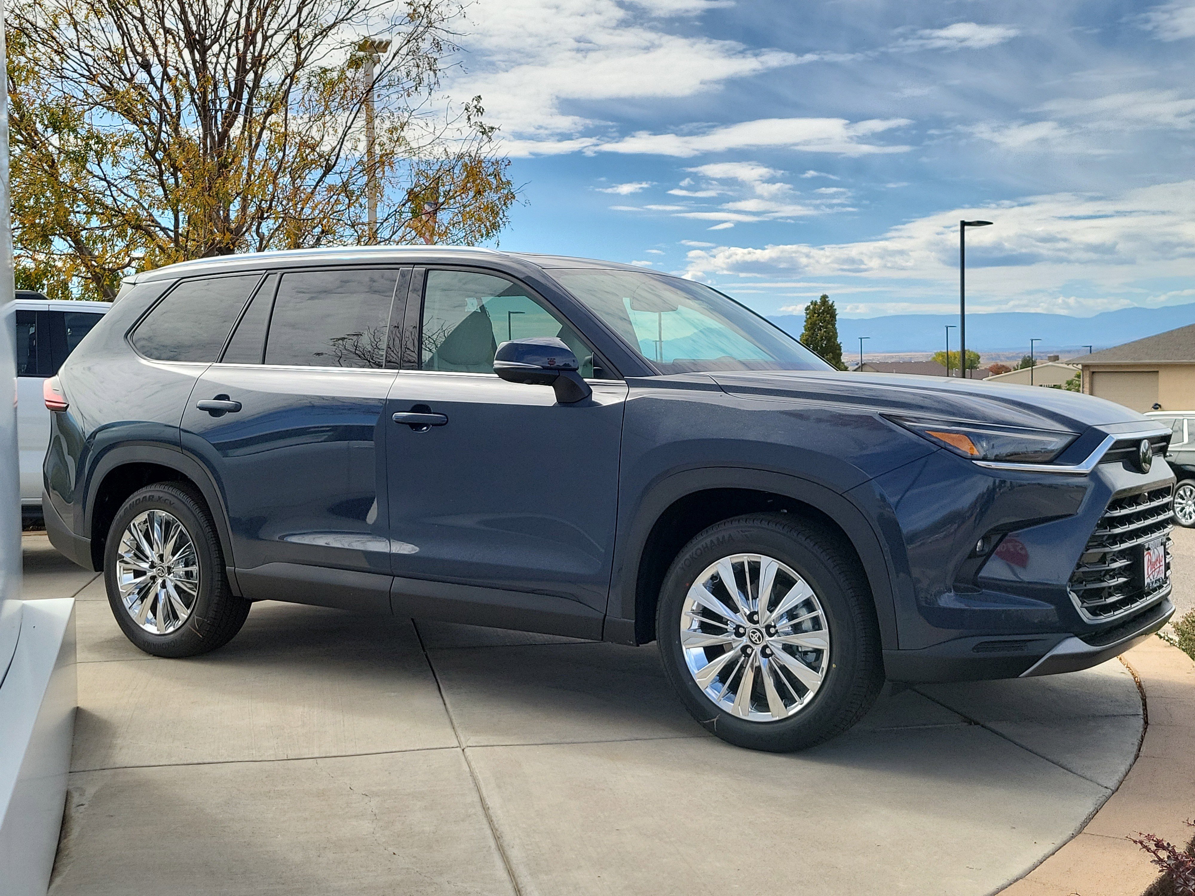 New 2026 Toyota Grand Highlander AWD image 2