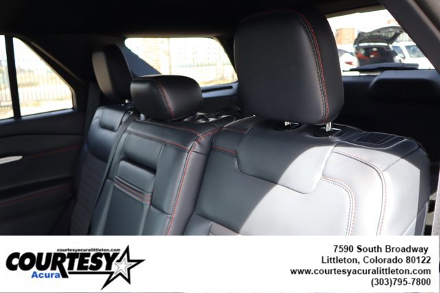 Used 2025 Ford Explorer ST-Line w/ Premium Package image 23