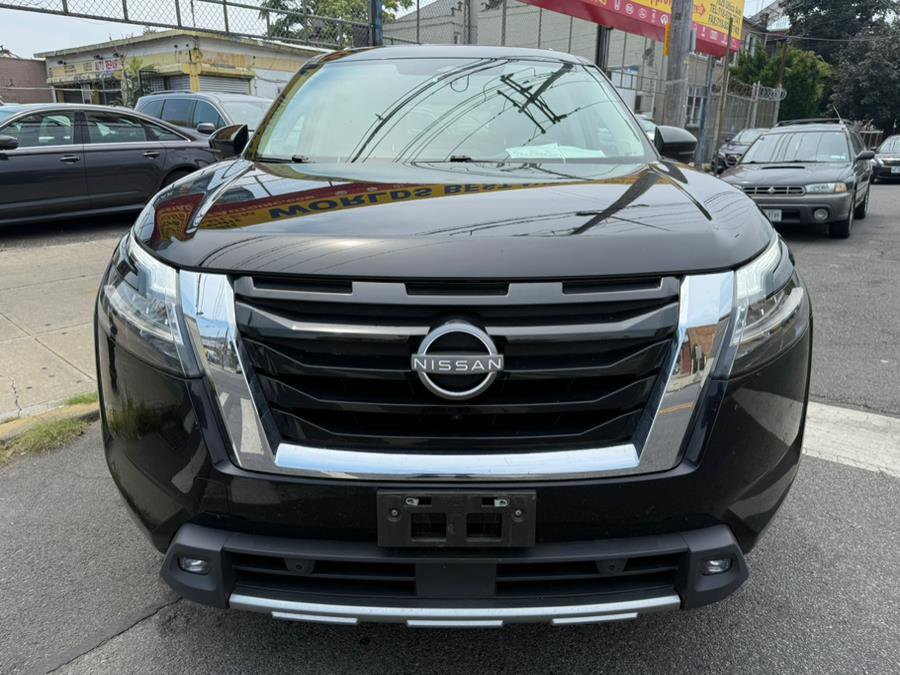 Used 2022 Nissan Pathfinder SL w/ SL Premium Package image 2