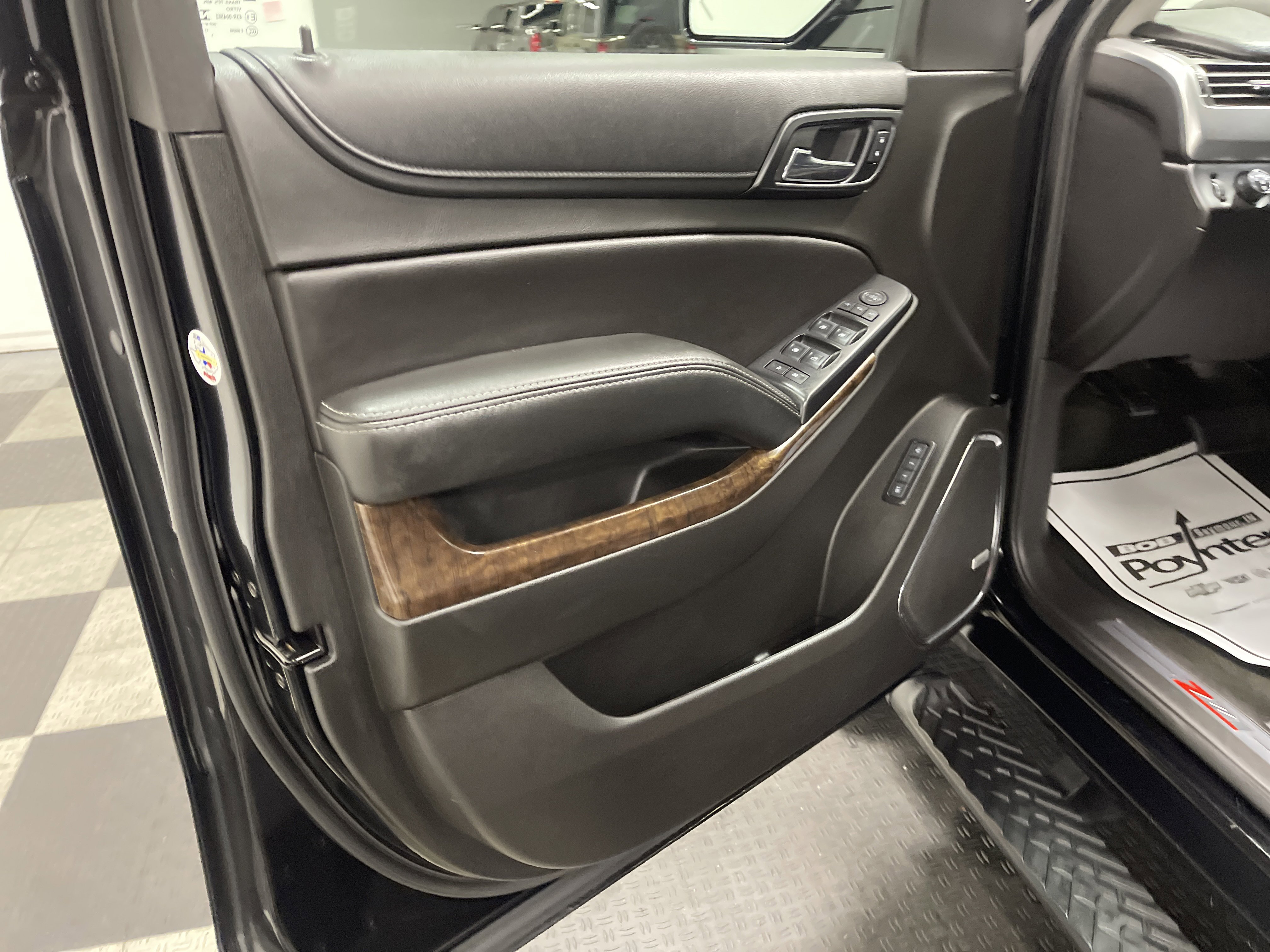 Used 2018 Chevrolet Tahoe LT w/ Luxury Package image 10