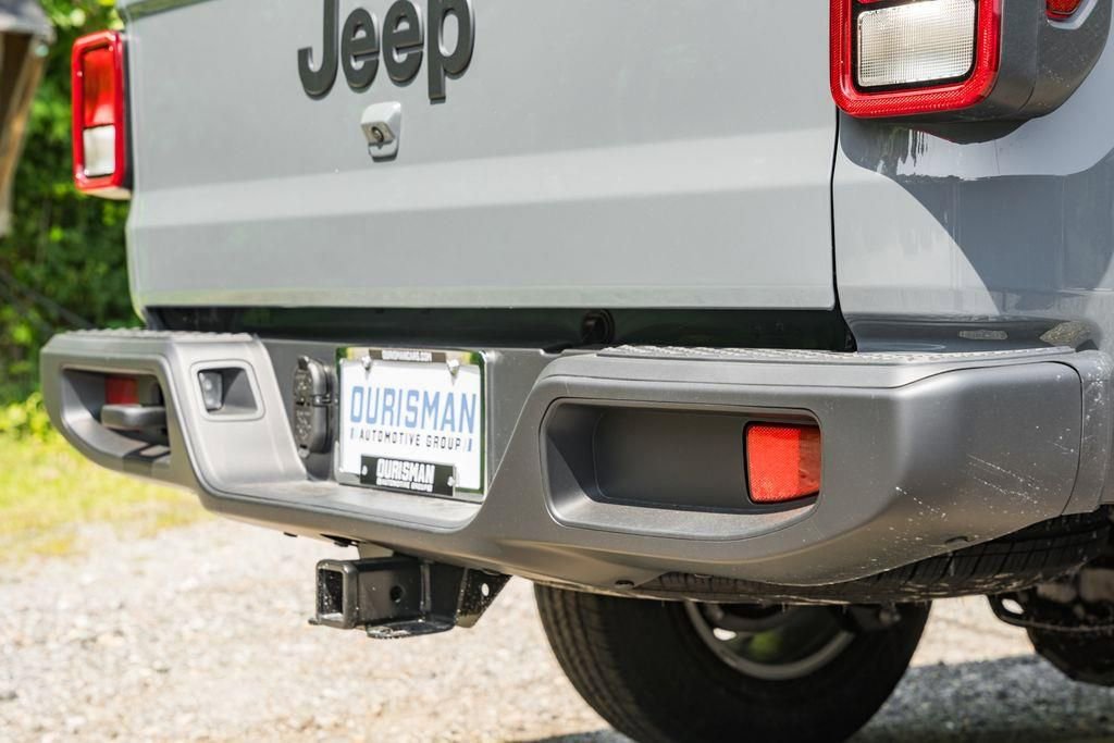 New 2025 Jeep Gladiator Sport AWD/4WD image 7