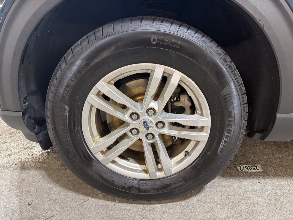 Used 2022 Ford Explorer XLT image 33