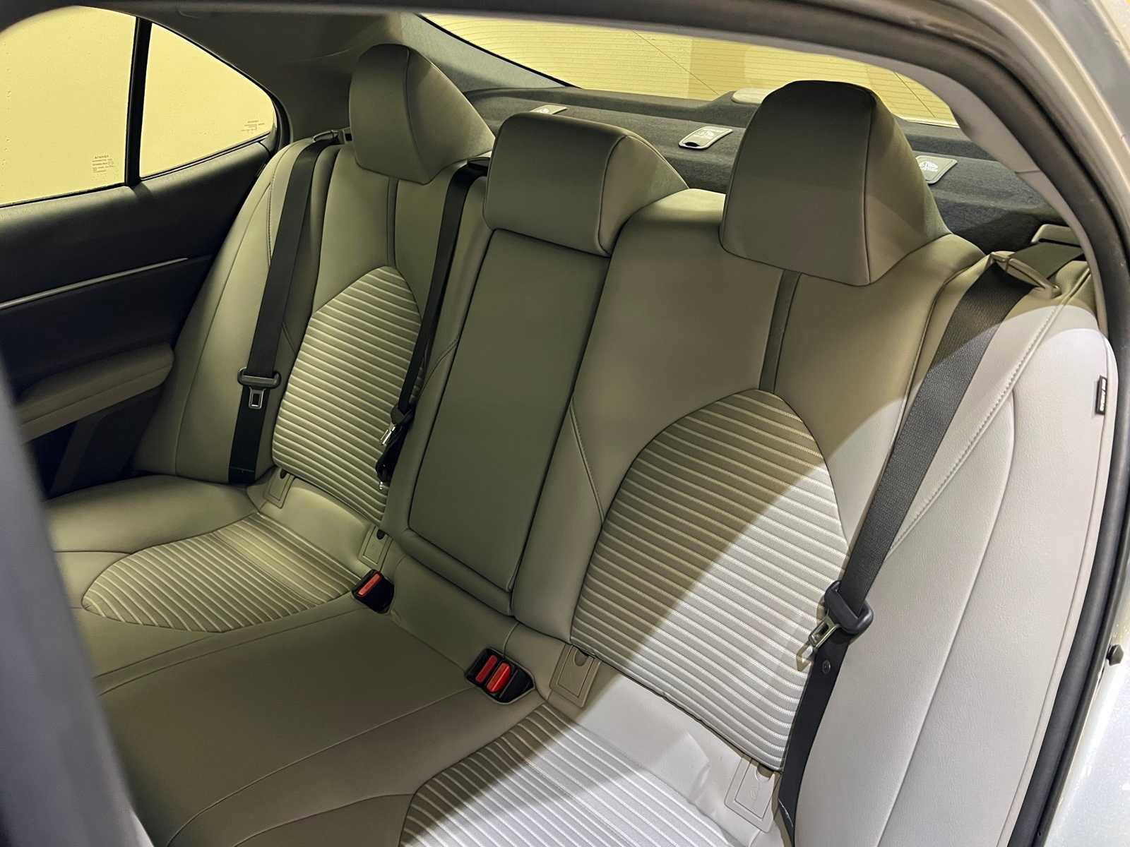 Used 2018 Toyota Camry SE image 13