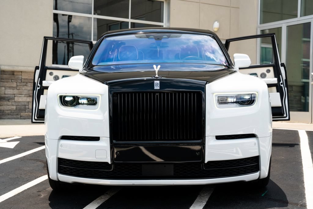 Used 2019 Rolls-Royce Phantom Sedan RWD image 4