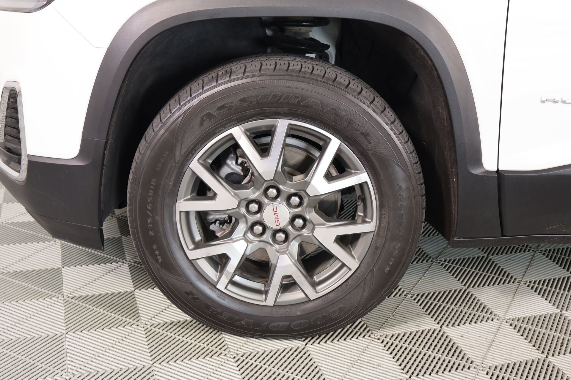 Used 2022 GMC Acadia SLE image 17