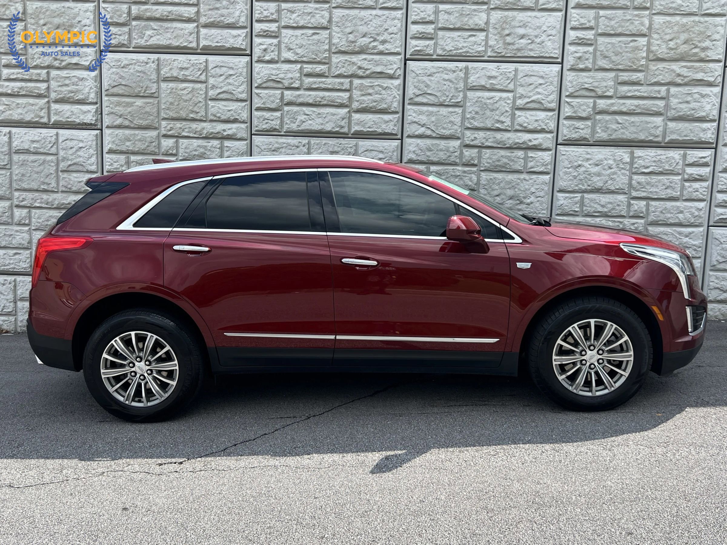 Used 2017 Cadillac XT5 Luxury w/ Driver Awareness Package FWD image 8