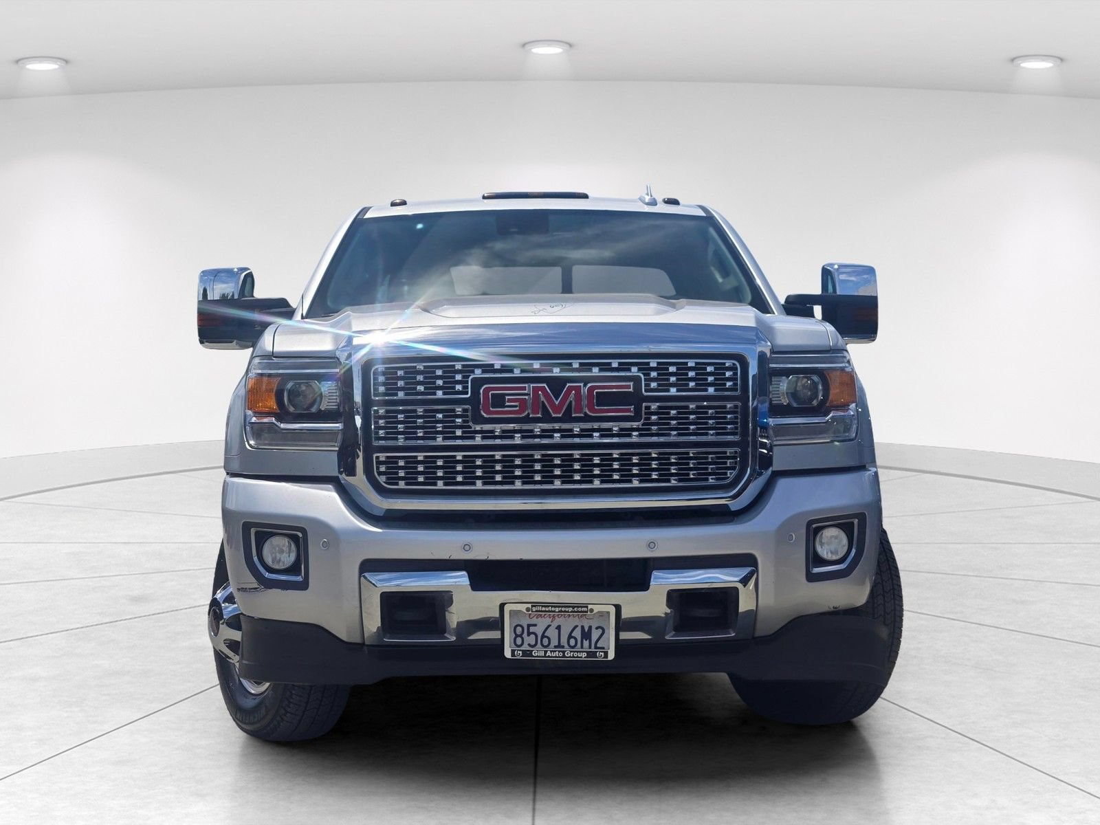Used 2018 GMC Sierra 3500 Denali AWD/4WD image 2