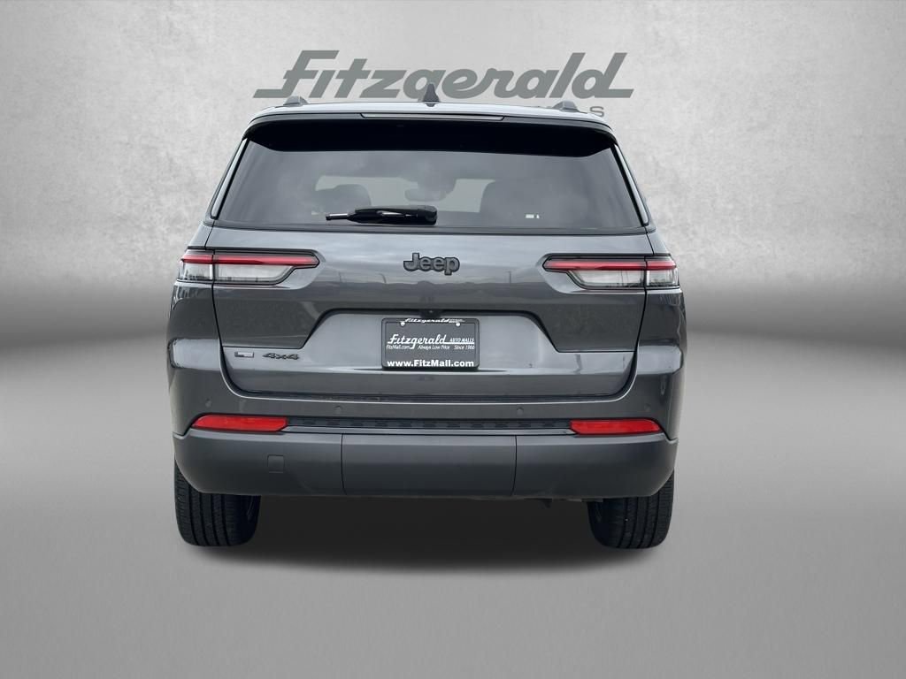 Used 2023 Jeep Grand Cherokee L Laredo image 5