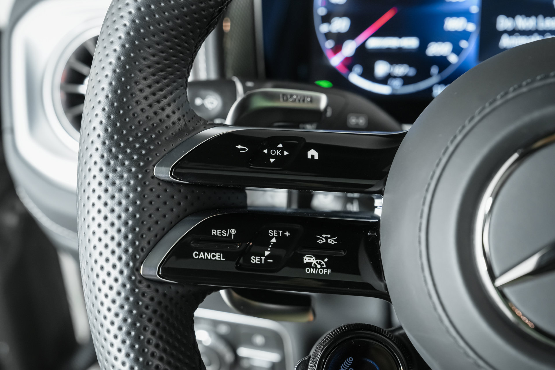 Used 2025 Mercedes-Benz G 63 AMG 4MATIC image 23