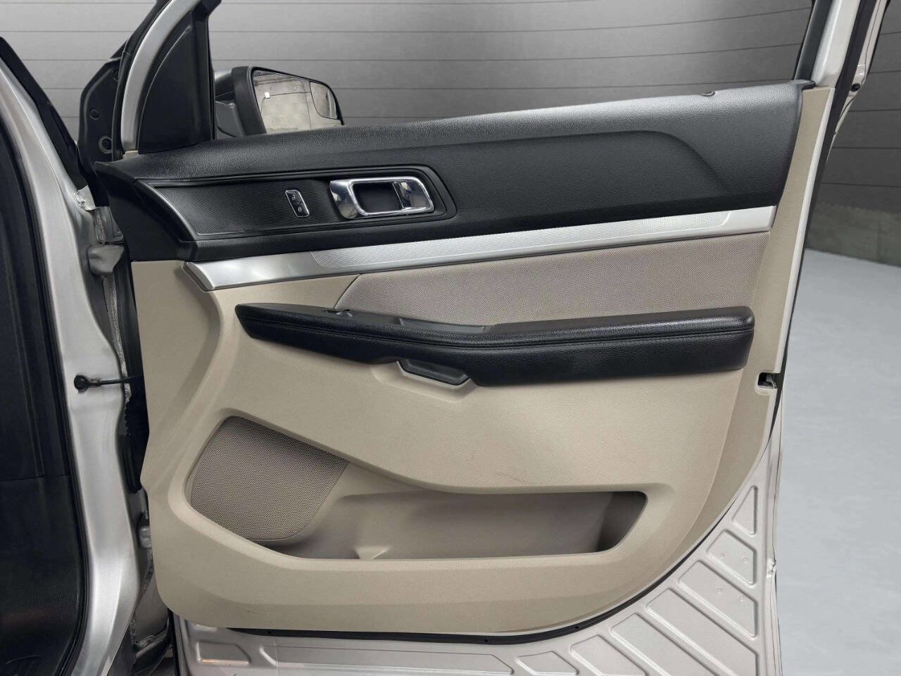 Used 2018 Ford Explorer FWD image 27