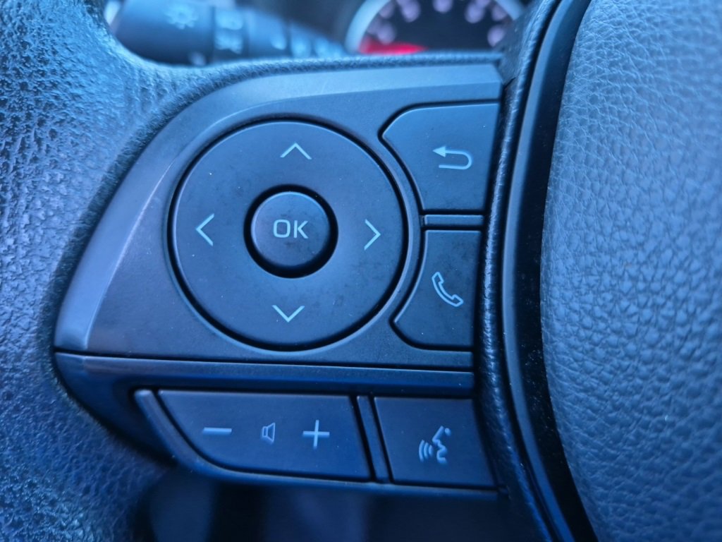 Used 2021 Toyota RAV4 XLE image 22