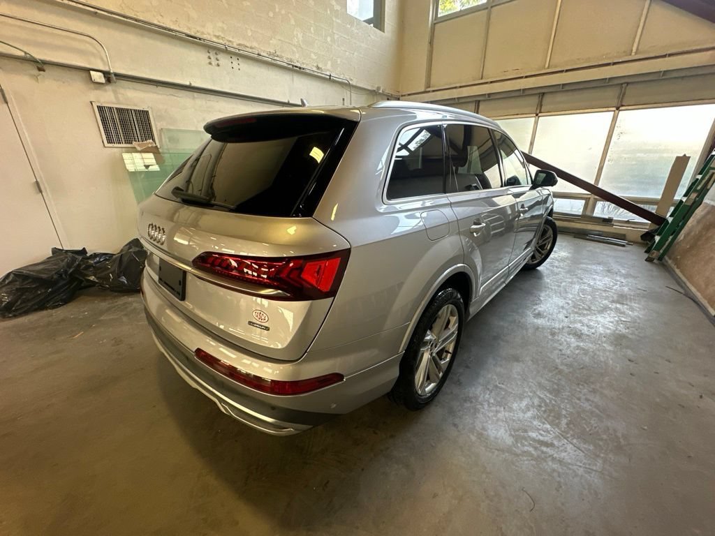 Used 2021 Audi Q7 2.0T Premium Plus AWD/4WD image 5