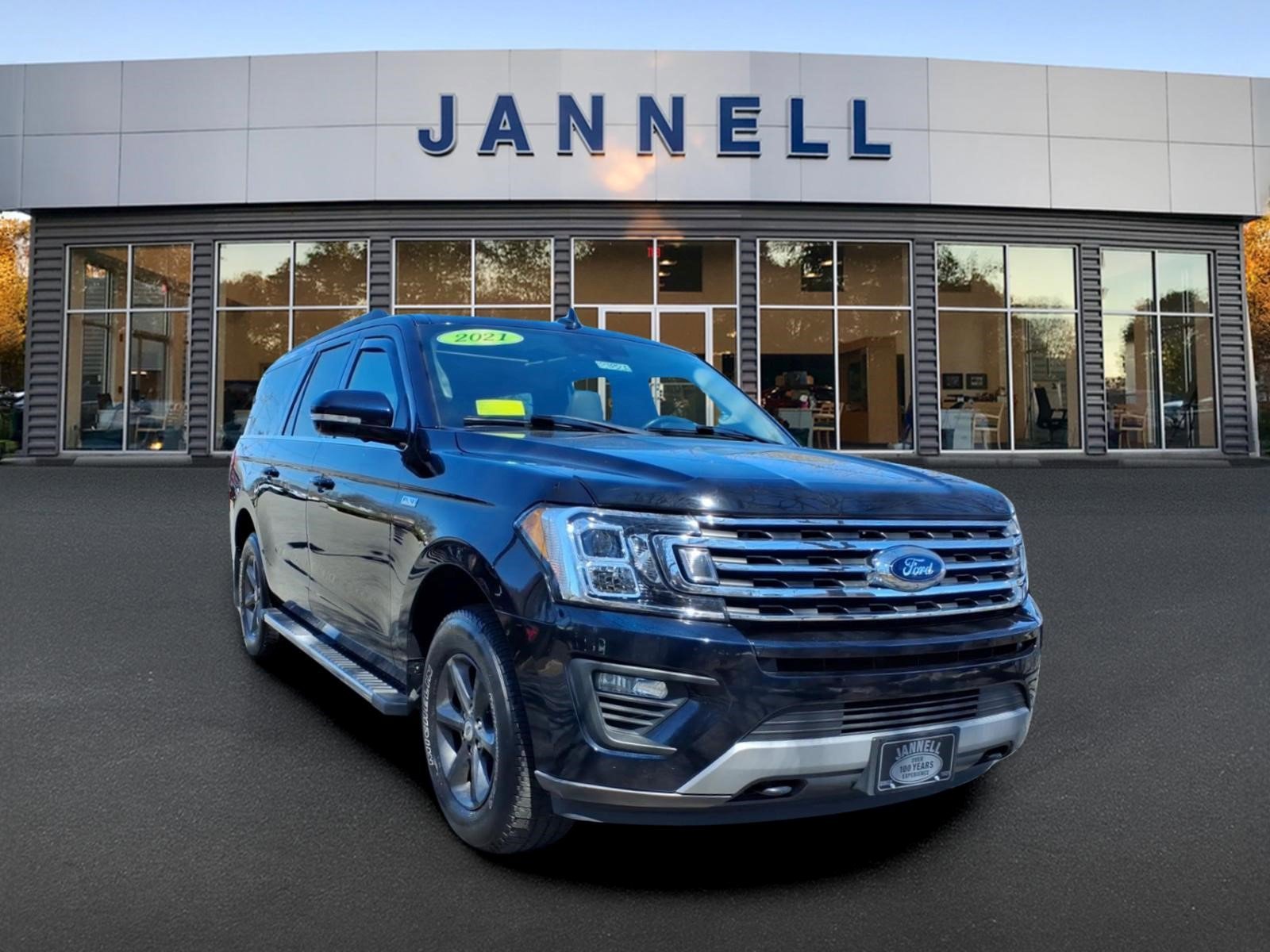Used 2021 Ford Expedition Max XLT image 3