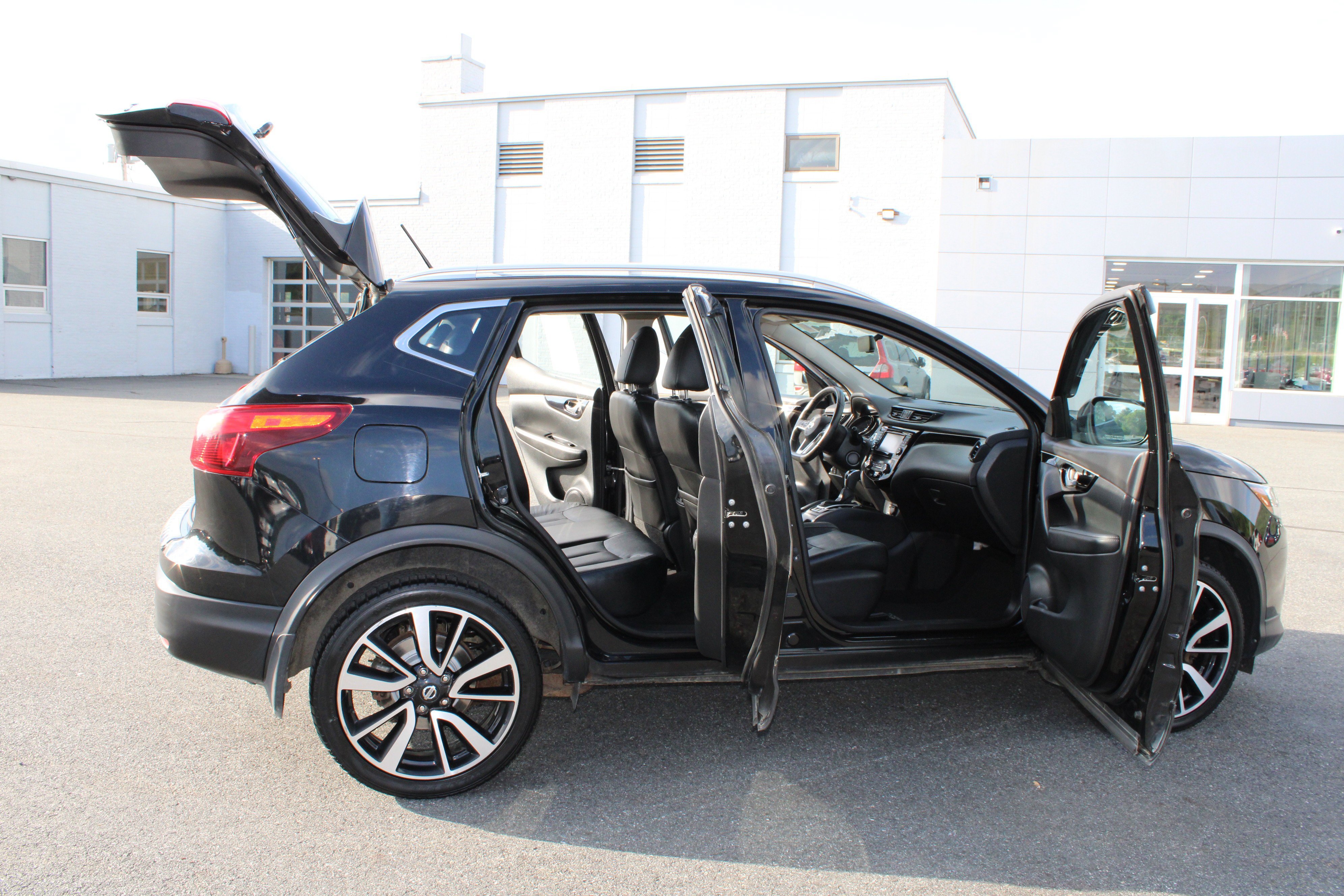 Used 2017 Nissan Rogue Sport SL AWD/4WD image 15
