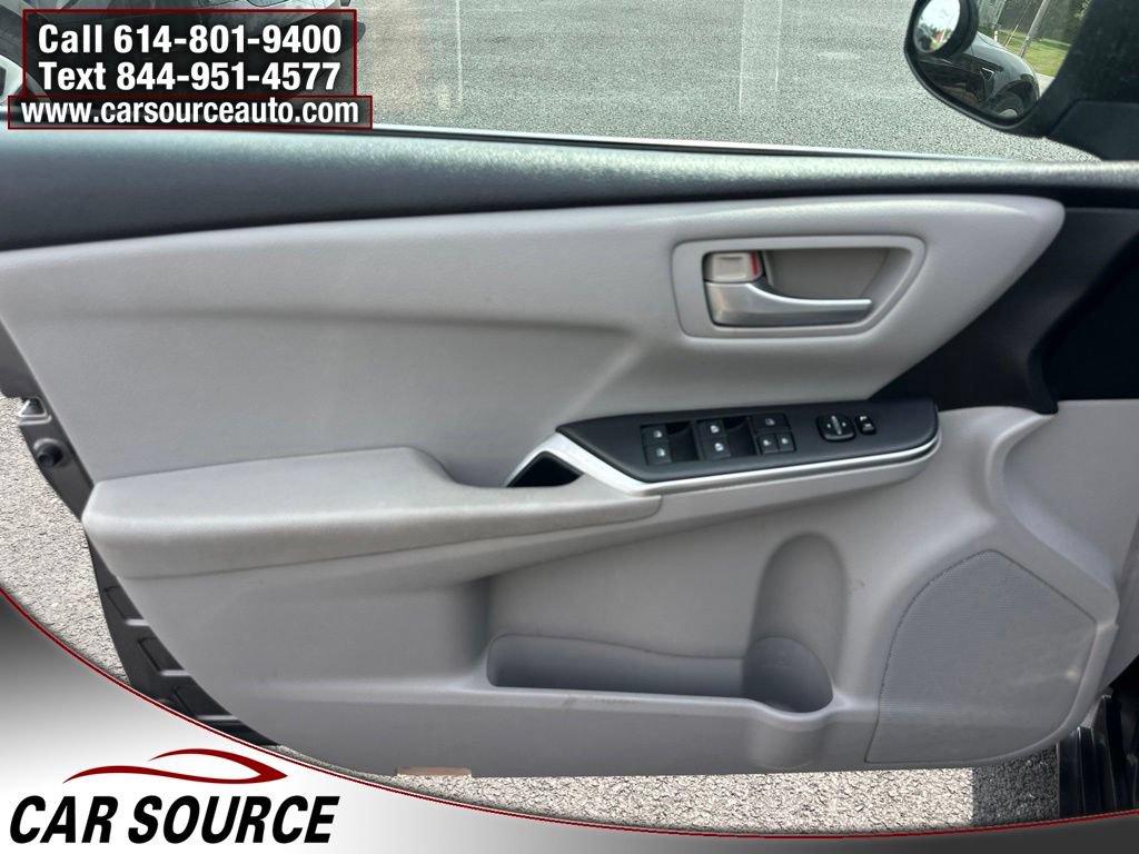 Used 2016 Toyota Camry SE FWD image 13