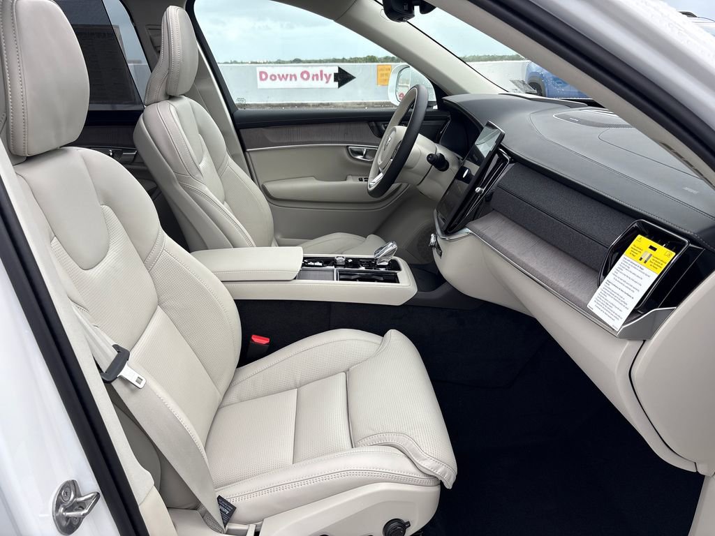 New 2026 Volvo XC90 B5 Ultra image 17