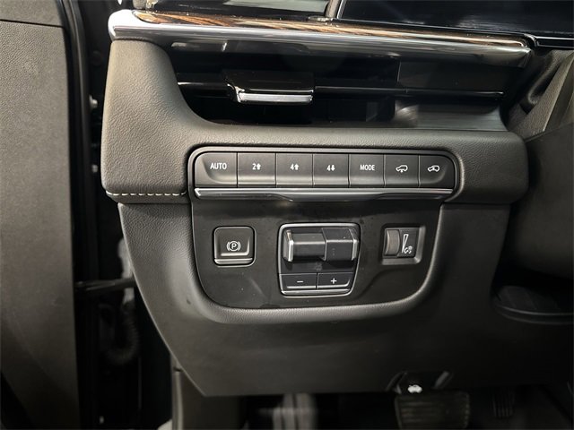 Certified 2022 Cadillac Escalade ESV Premium Luxury w/ Performance Package image 36