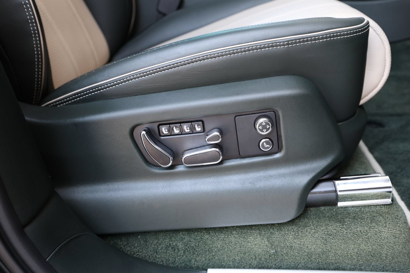 Certified 2022 Bentley Bentayga Speed AWD/4WD image 33