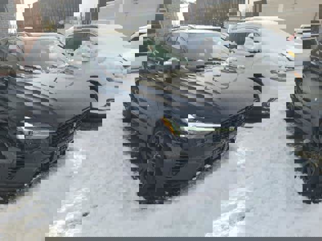 Used 2024 Volvo XC60 T8 Ultimate w/ Climate Package image 7