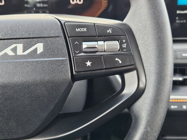 Used 2025 Kia K4 LXS image 21