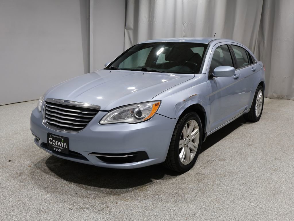 Used 2013 Chrysler 200 Touring w/ S Exterior Appearance Pkg image 6