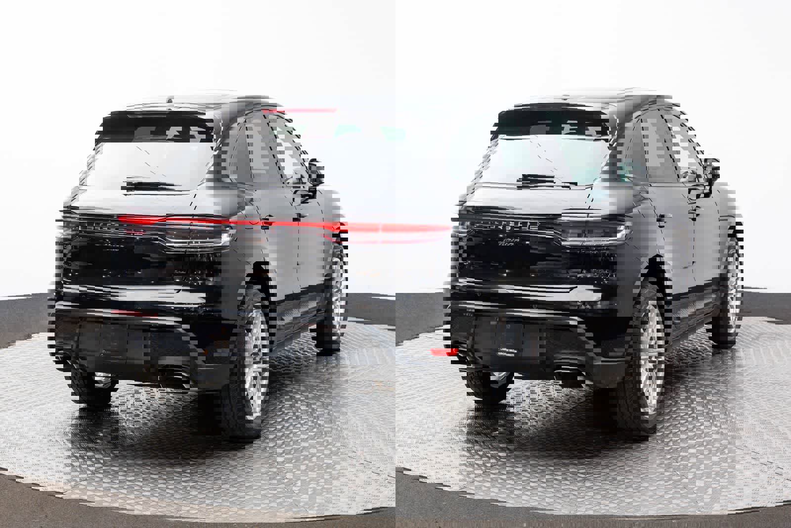 Used 2022 Porsche Macan image 21