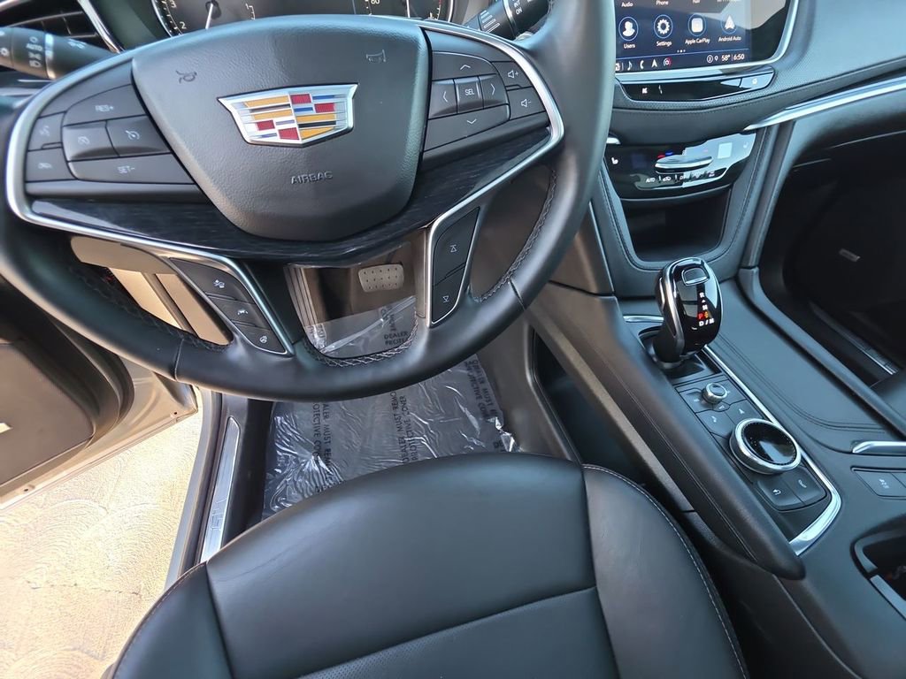 Used 2025 Cadillac XT5 Premium Luxury image 11