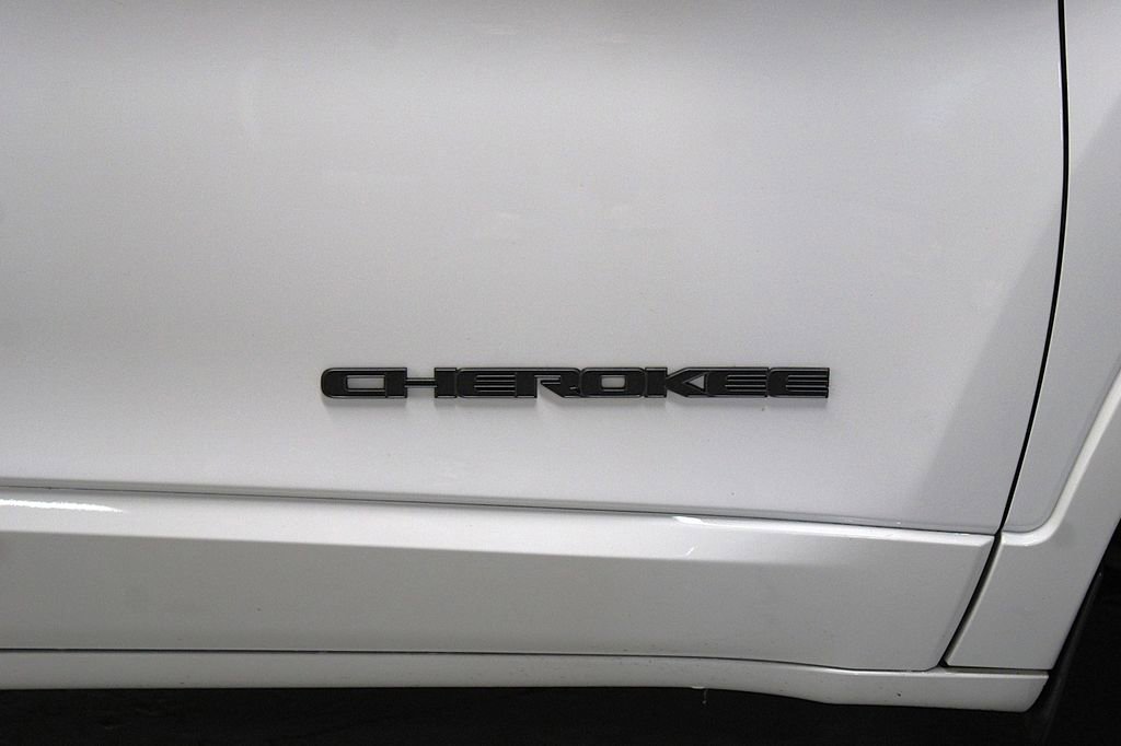 Certified 2020 Jeep Cherokee High Altitude AWD/4WD image 40