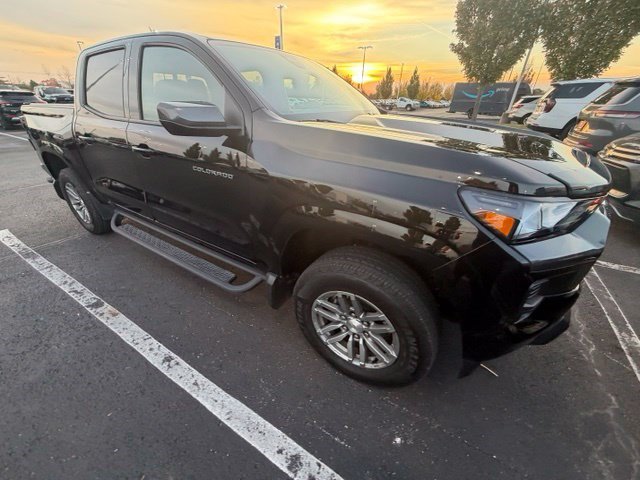 Used 2024 Chevrolet Colorado LT w/ LT Convenience Package II AWD/4WD image 7