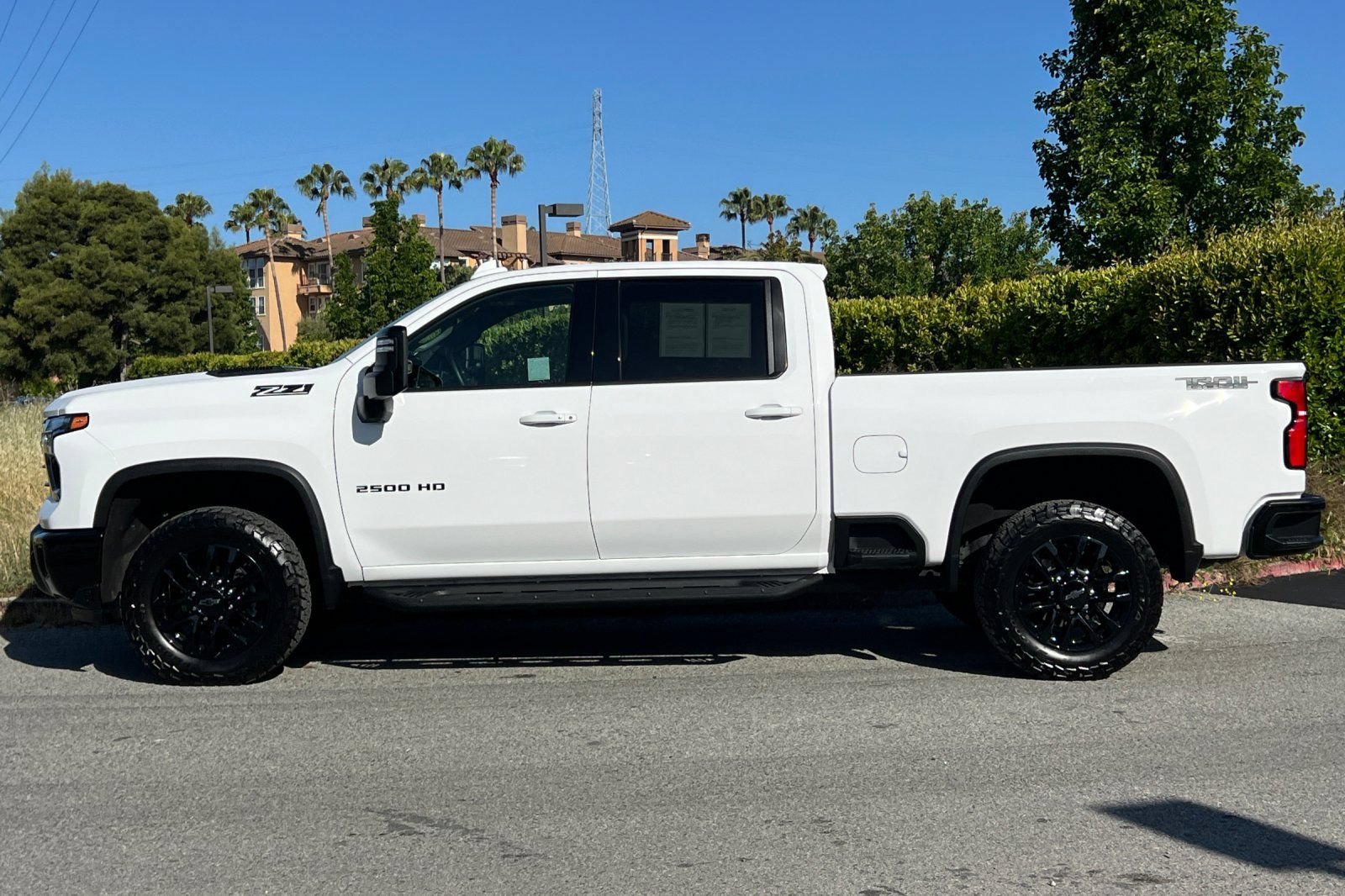 Used 2025 Chevrolet Silverado 2500 LTZ w/ Trail Boss Package AWD/4WD image 7