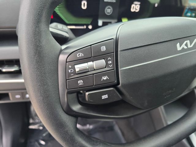 Used 2025 Kia K4 LXS FWD image 28
