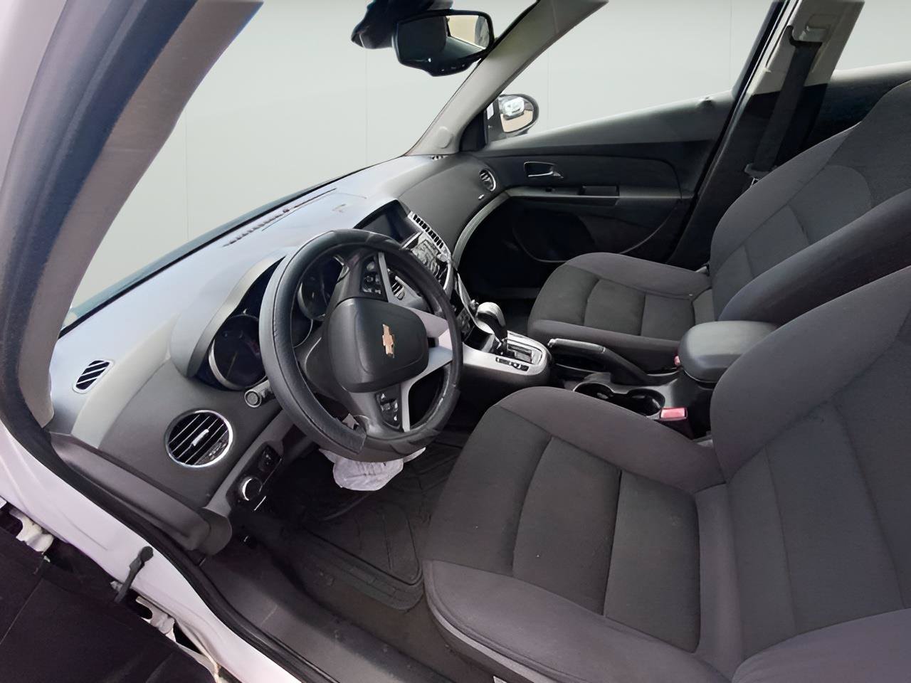 Used 2014 Chevrolet Cruze LT FWD image 23