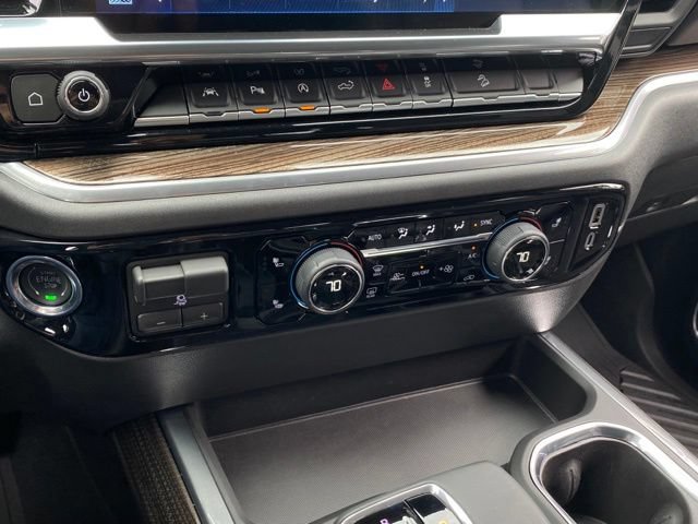 Used 2026 Chevrolet Silverado 1500 LT Trail Boss w/ LT Trail Boss Premium Package AWD/4WD image 16