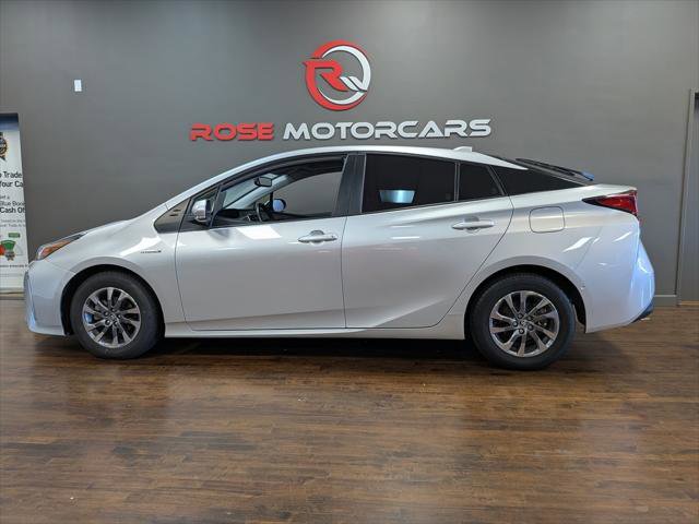 Used 2022 Toyota Prius L Eco image 2