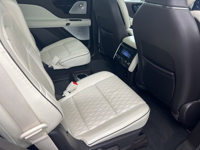 Certified 2023 Lincoln Aviator Black Label w/ Class IV Trailer Tow Package image 25