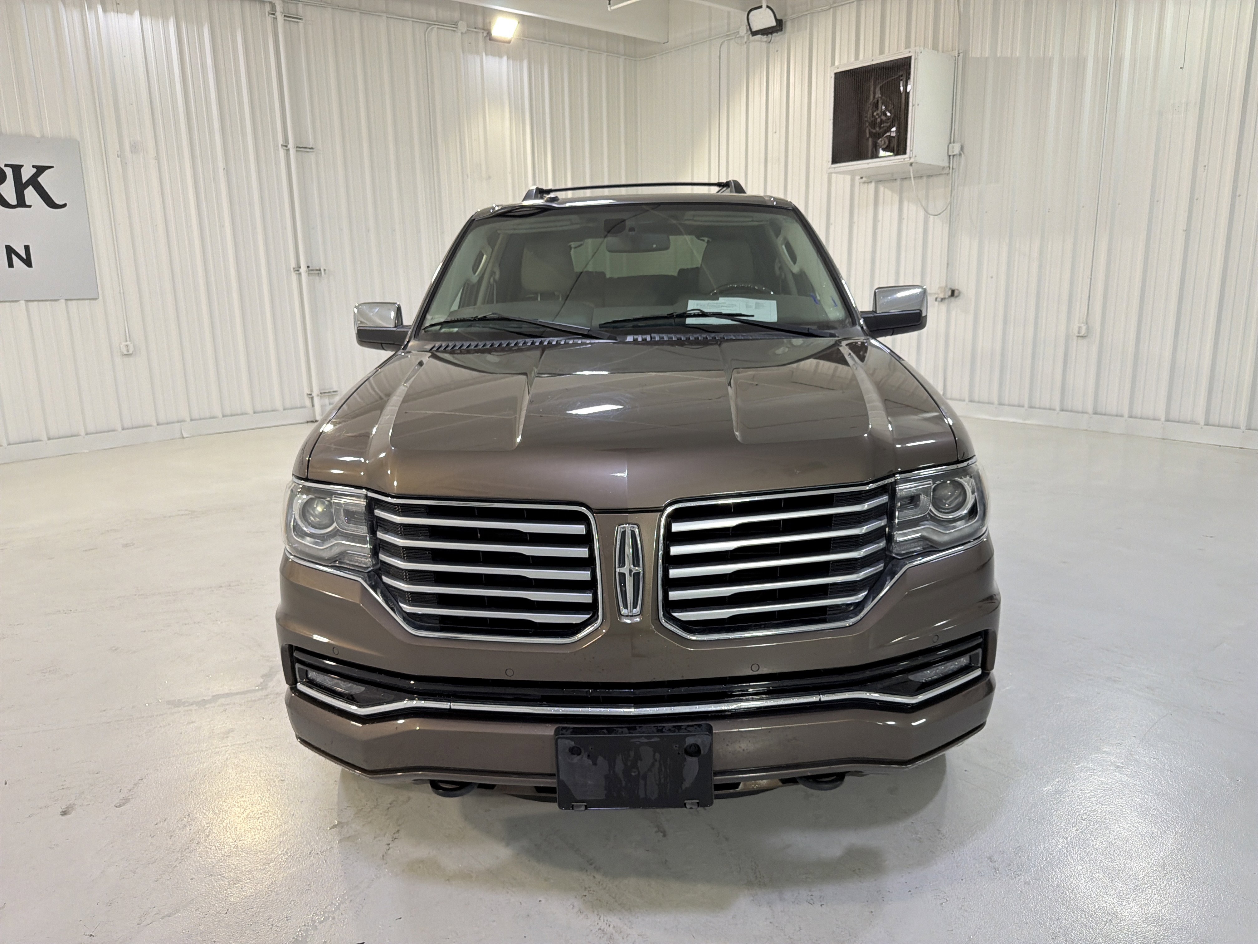 Used 2015 Lincoln Navigator 2WD image 8