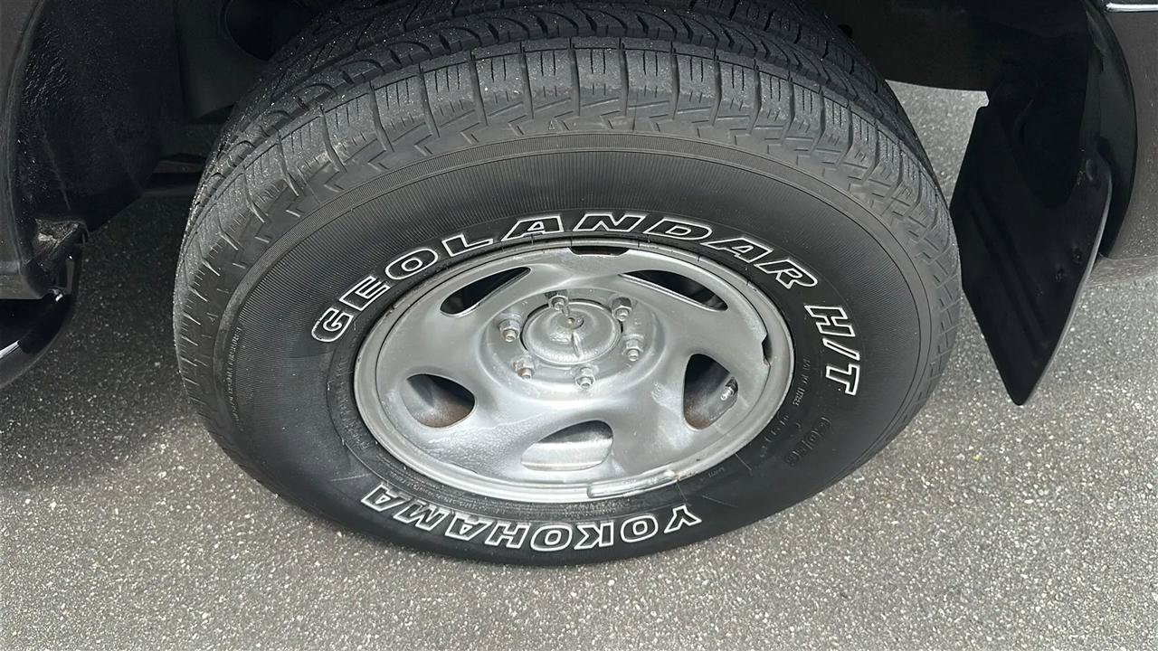 Used 2006 Toyota Sequoia SR5 AWD/4WD image 18