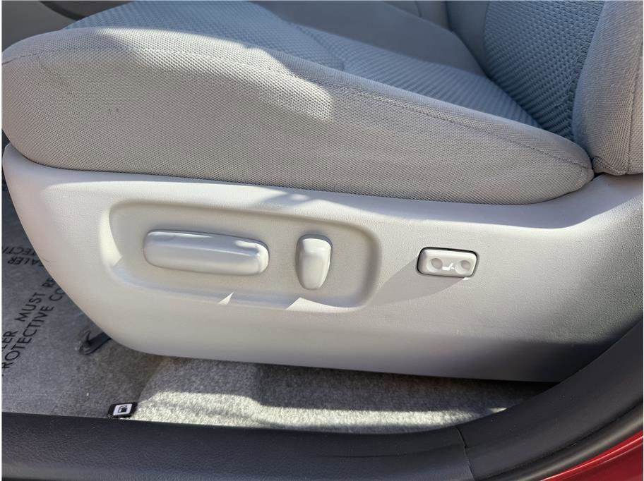 Used 2006 Toyota RAV4 Limited image 11