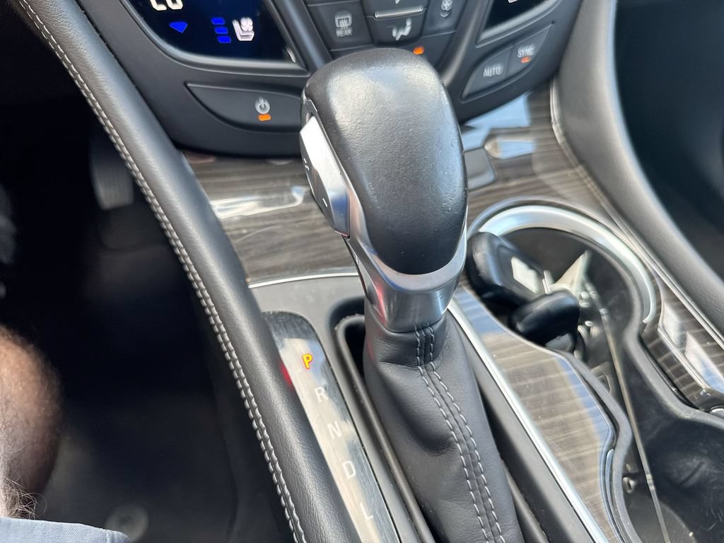 Used 2020 Buick Envision Premium AWD/4WD image 17