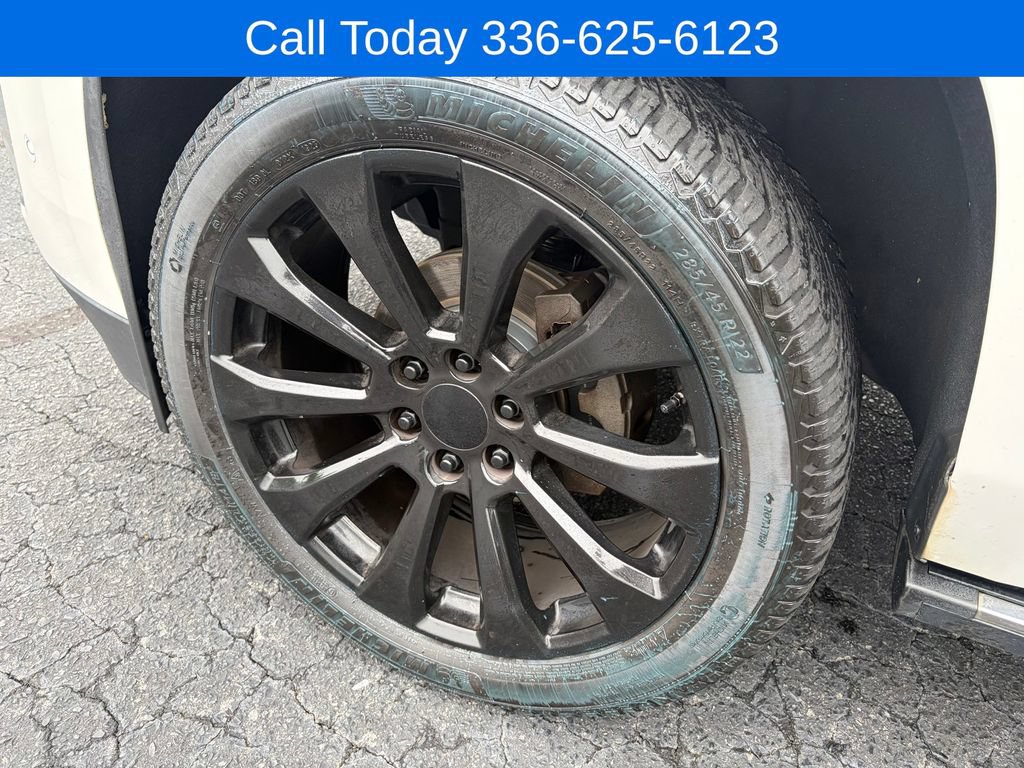 Used 2017 Cadillac Escalade Premium Luxury AWD/4WD image 10
