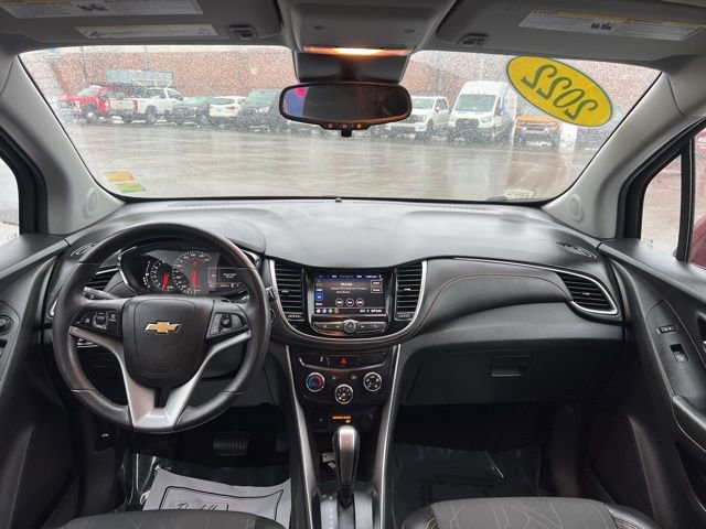 Used 2022 Chevrolet Trax LT w/ LT Convenience Package image 15