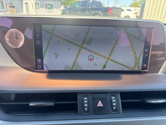 Used 2019 Lexus ES 300h w/ Accessory Package 2 FWD image 27