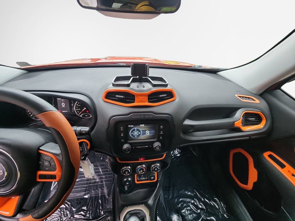 Used 2016 Jeep Renegade Latitude AWD/4WD image 22