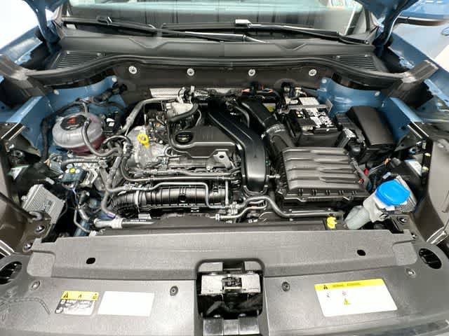 Certified 2025 Volkswagen Taos SEL AWD/4WD image 28