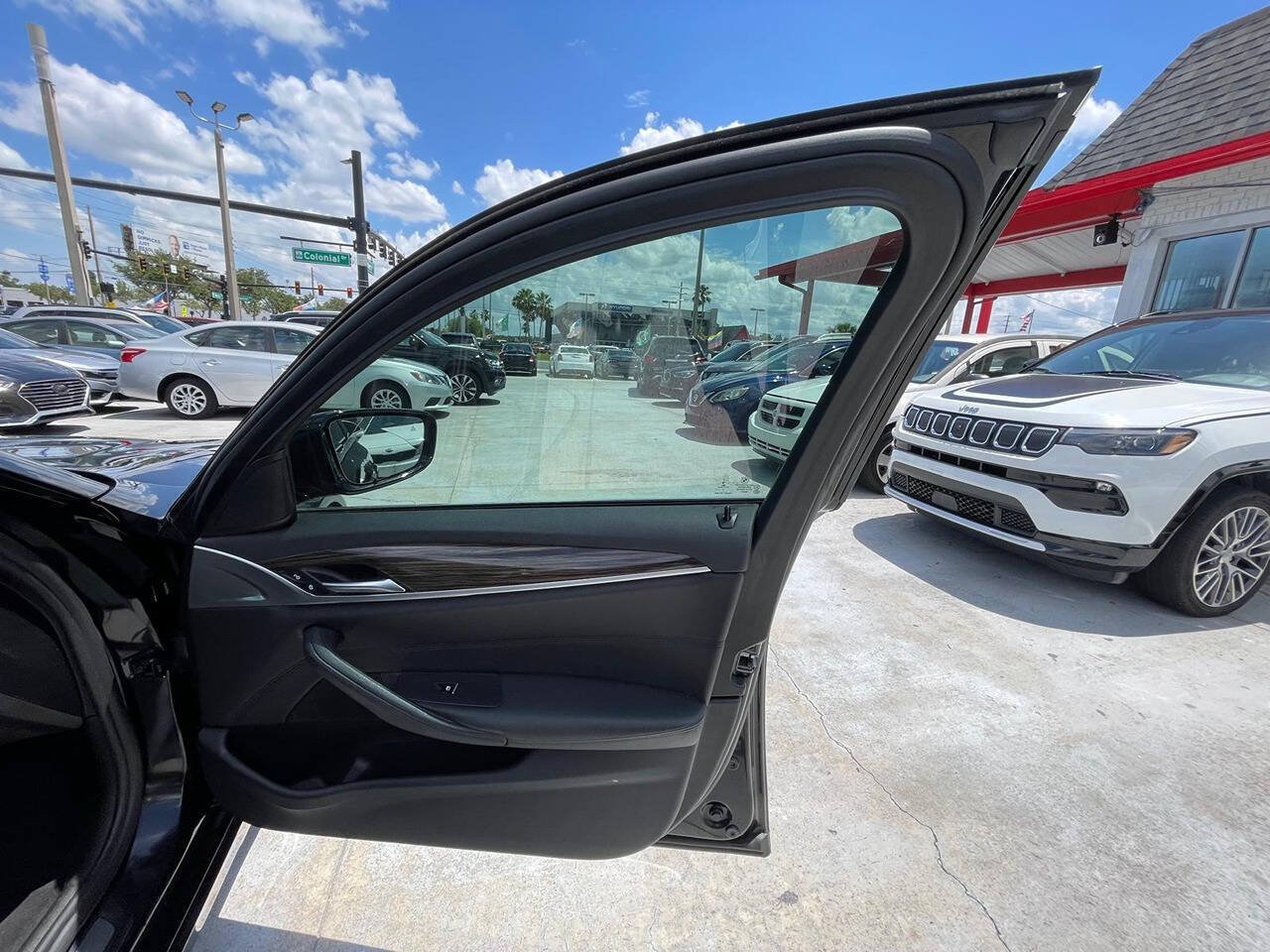 Used 2019 BMW 530i w/ Convenience Package RWD image 17