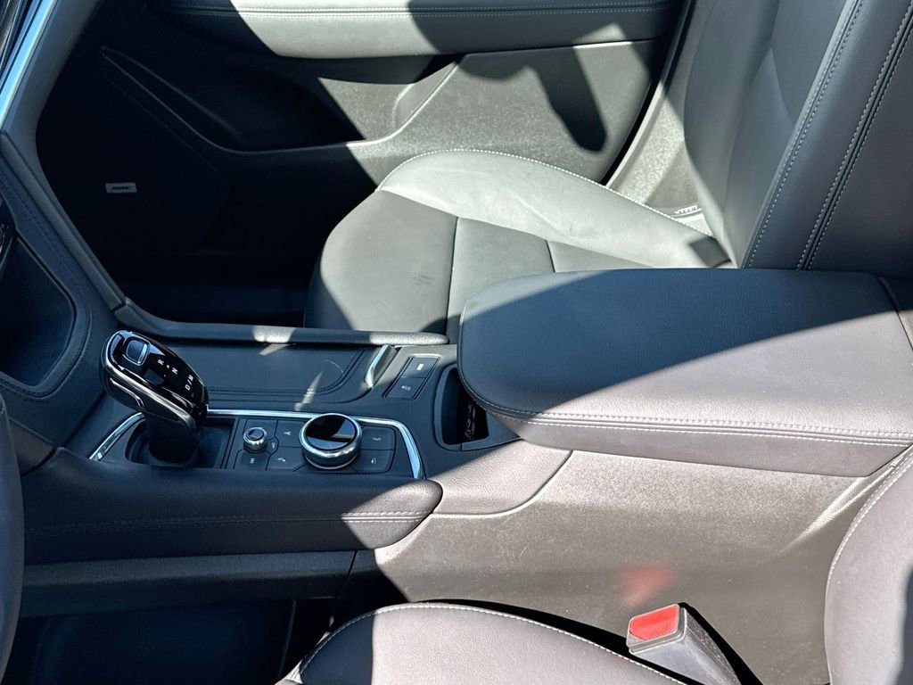 Used 2025 Cadillac XT6 Premium Luxury w/ Technology Package image 24