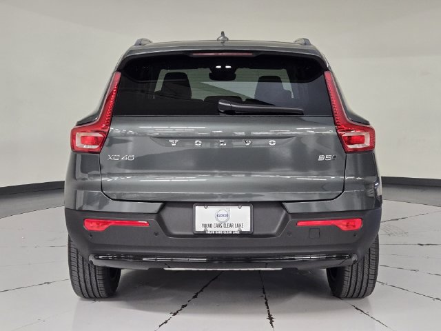 New 2026 Volvo XC40 B5 Plus w/ Protection Package Premier AWD/4WD image 10