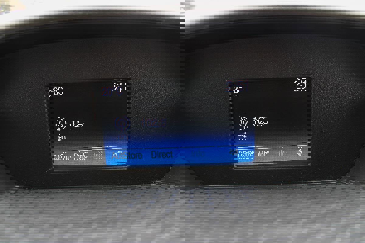 Used 2019 Ford Transit 150 XLT image 30