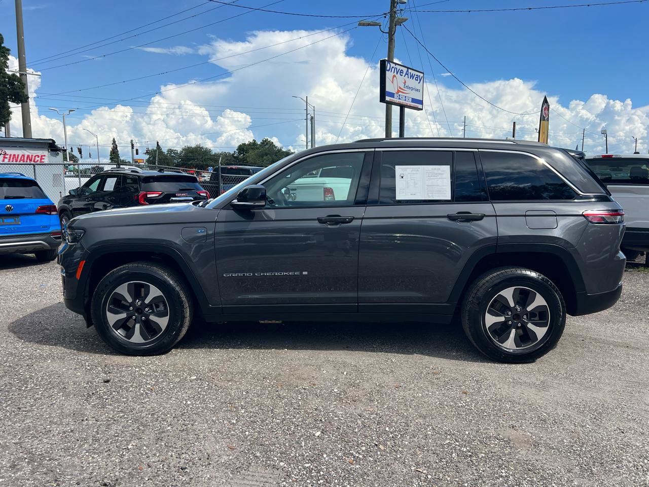 Used 2024 Jeep Grand Cherokee Limited 4xe image 6