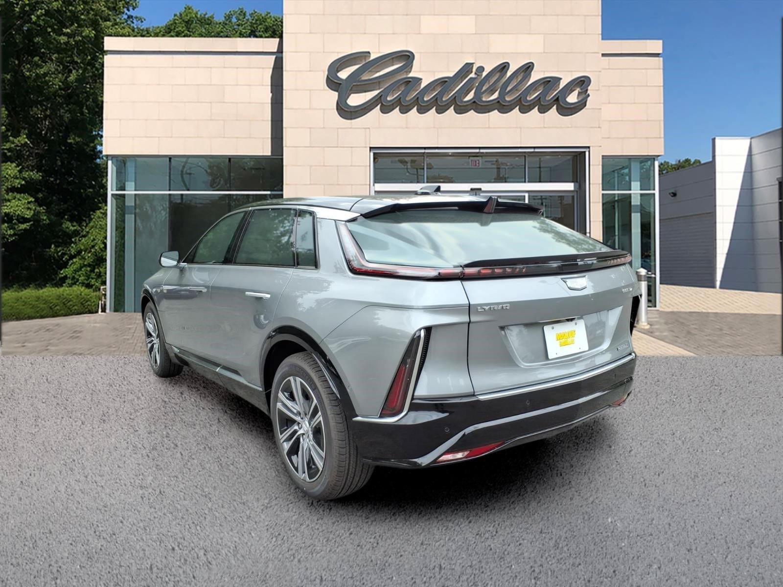 New 2026 Cadillac Lyriq Luxury AWD/4WD image 2